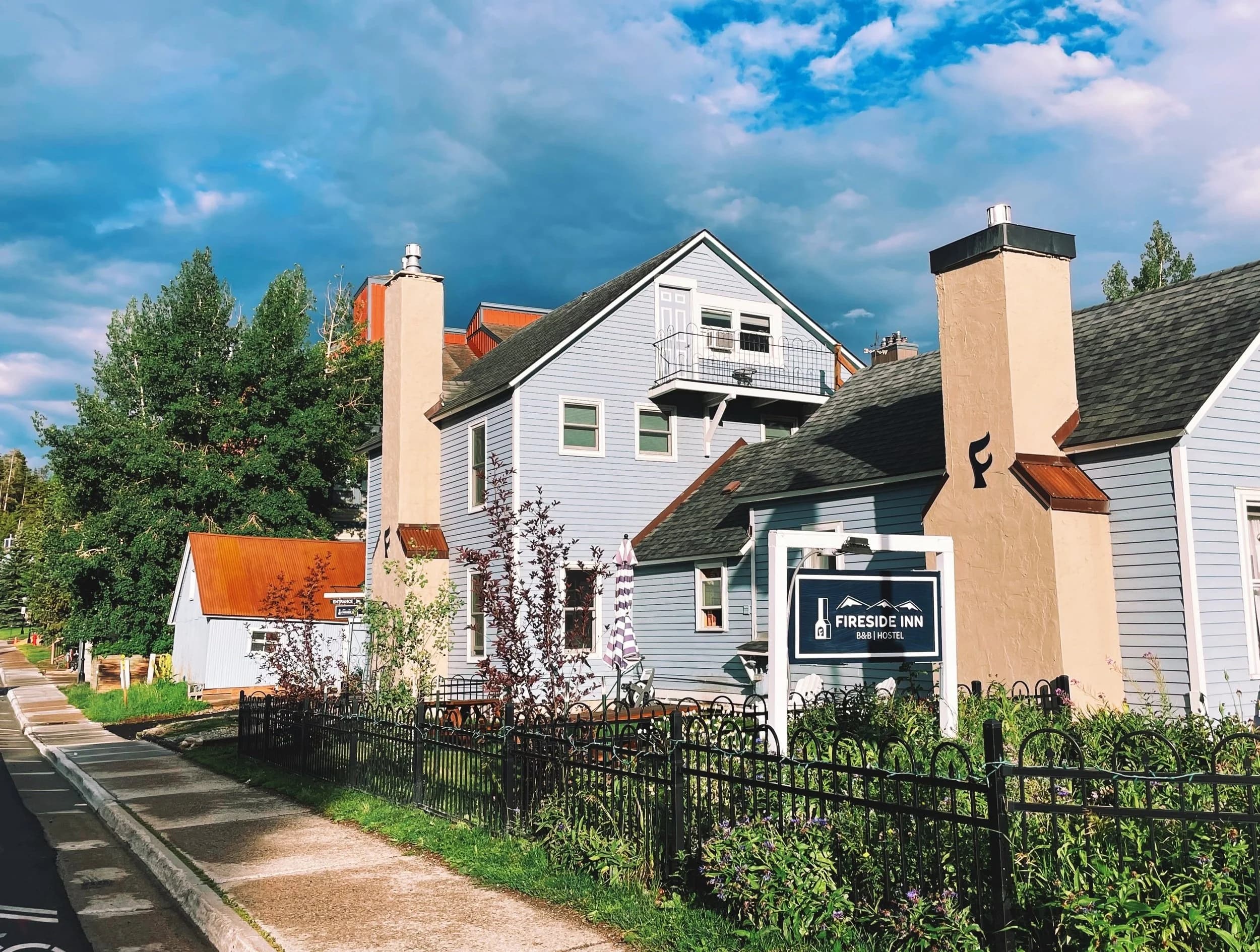 Fireside Inn Bed & Breakfast and Hostel